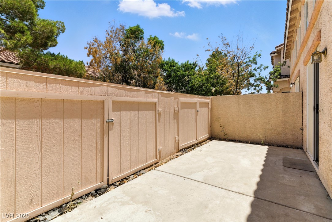 9572 Belle Rich Street