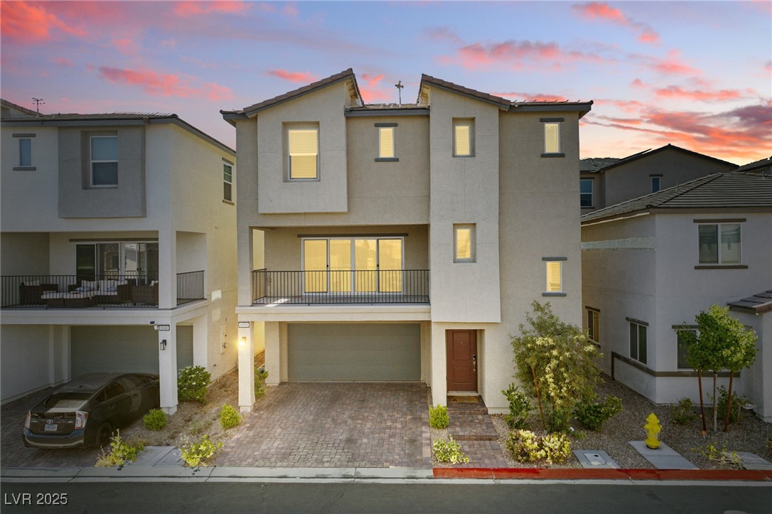 6850 Magenta Moon Street