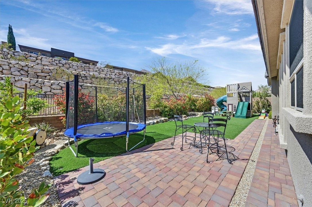 2931 Raywood Ash Drive