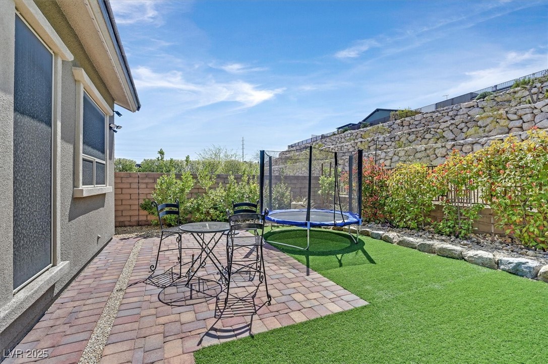 2931 Raywood Ash Drive