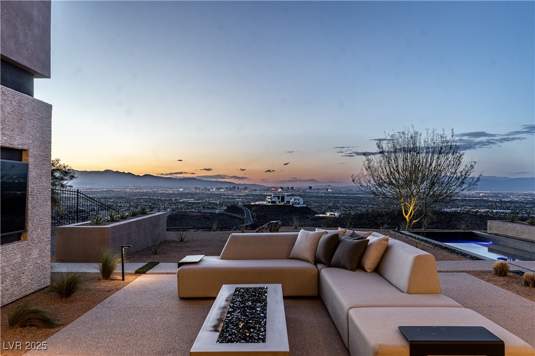 720 Dragon Peak Drive