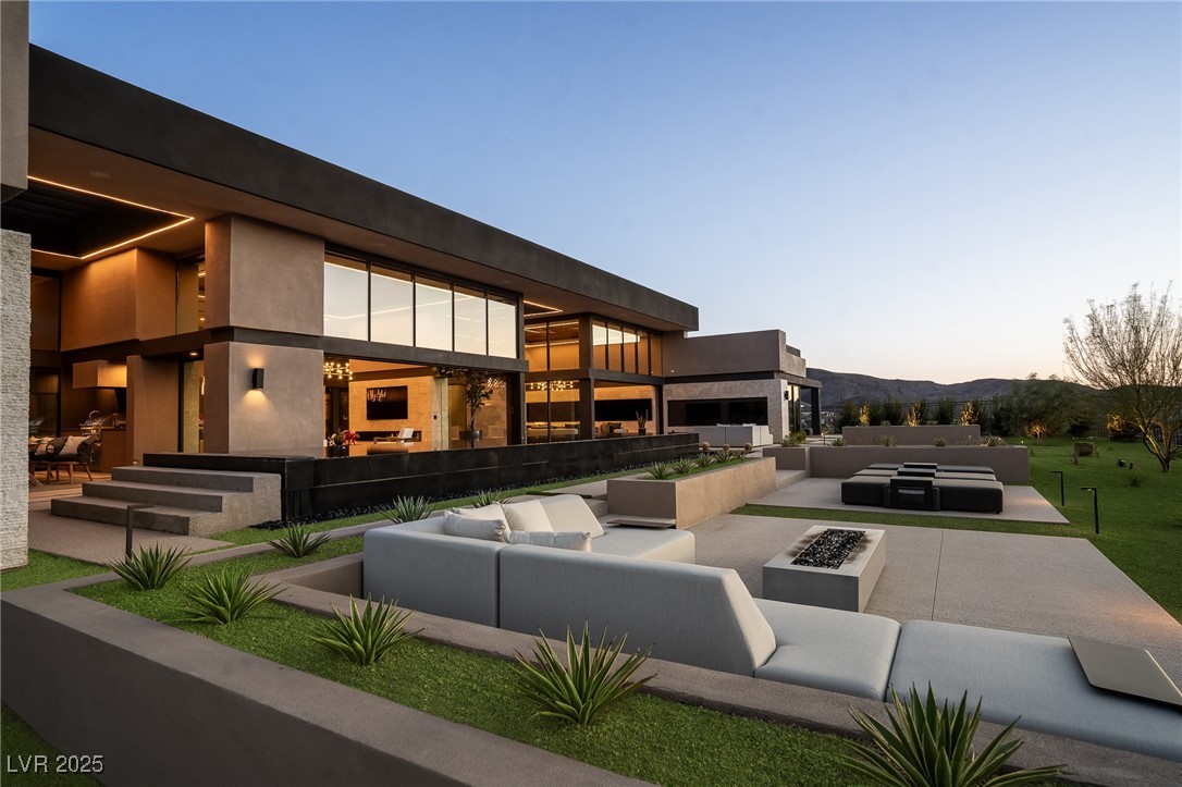 720 Dragon Peak Drive