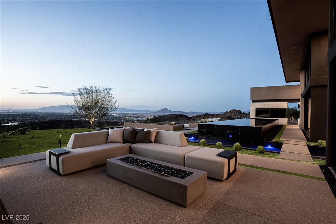 720 Dragon Peak Drive