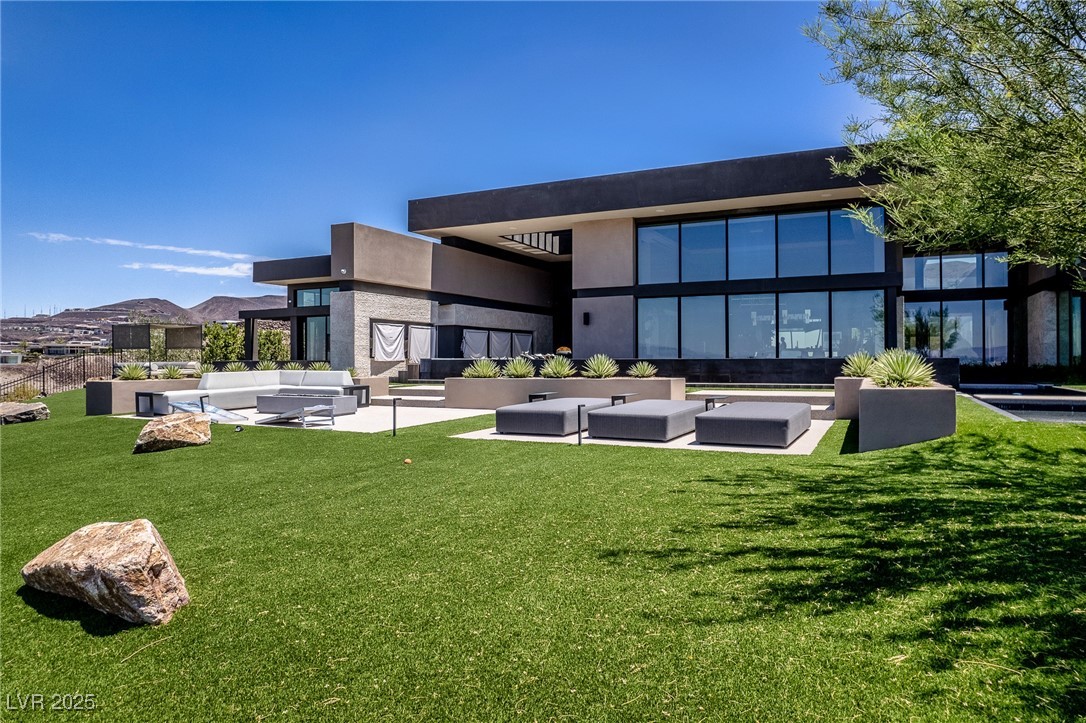 720 Dragon Peak Drive