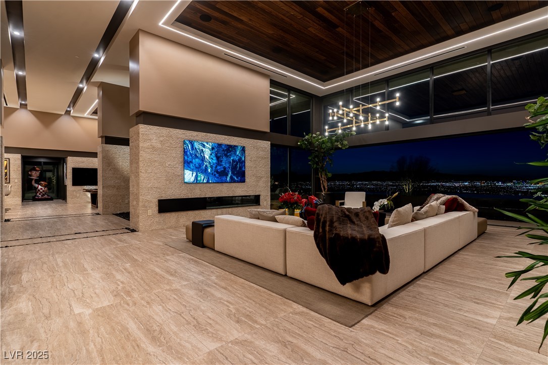 720 Dragon Peak Drive
