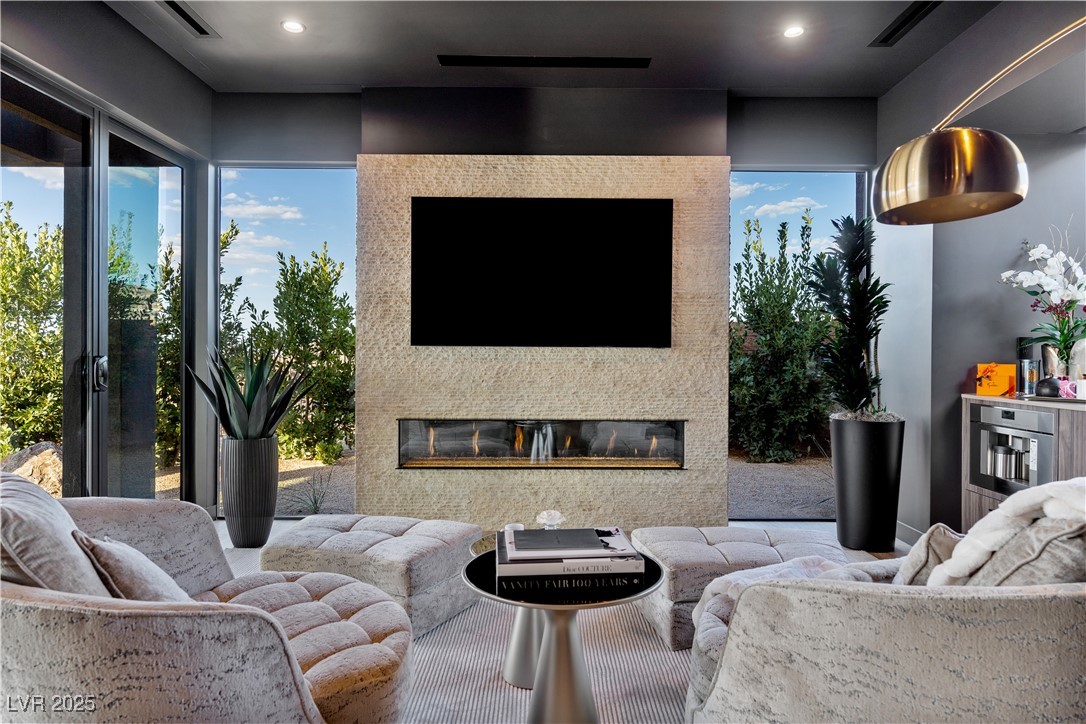 720 Dragon Peak Drive