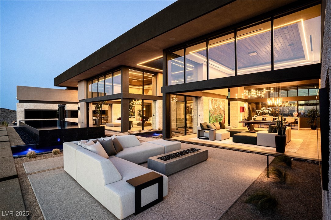 720 Dragon Peak Drive