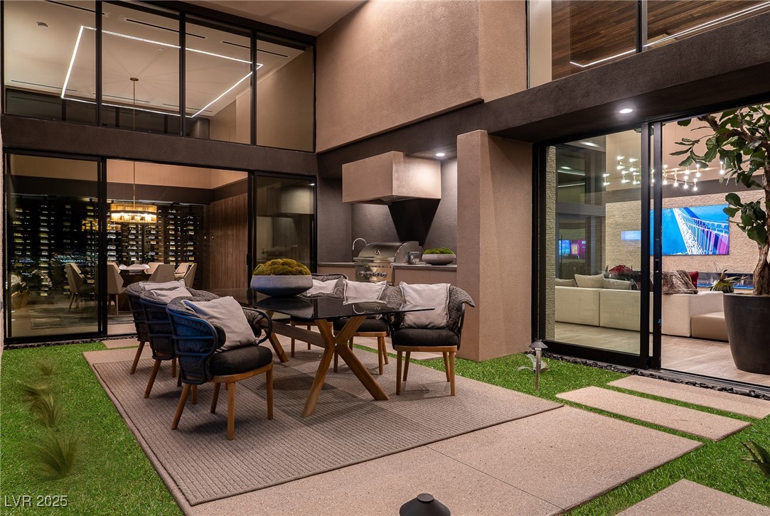 720 Dragon Peak Drive