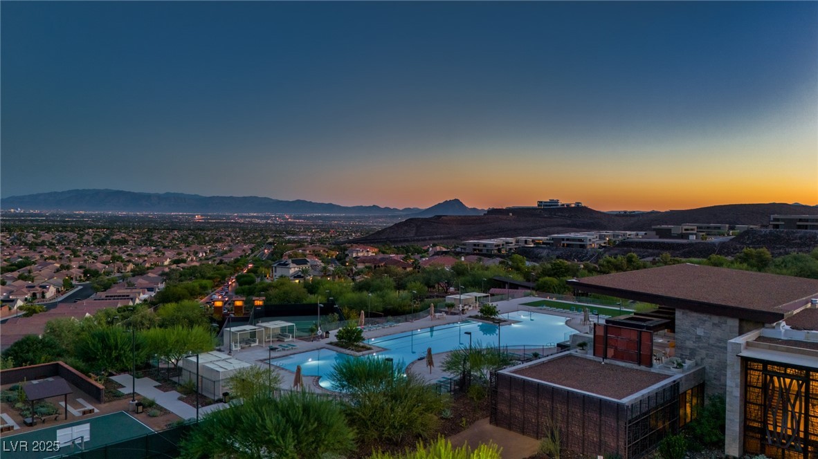 12 Wanderlust Court
