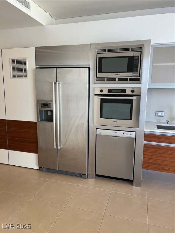 3722 Las Vegas Boulevard 2111