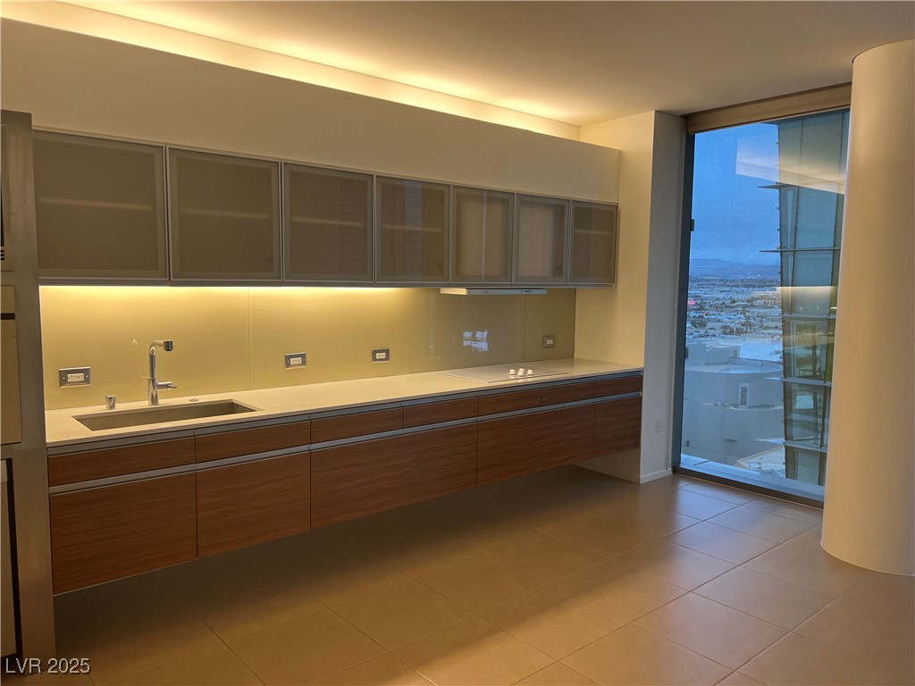 3722 Las Vegas Boulevard 2111