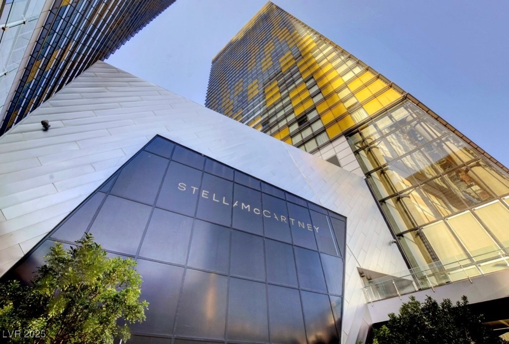 3722 Las Vegas Boulevard 2111