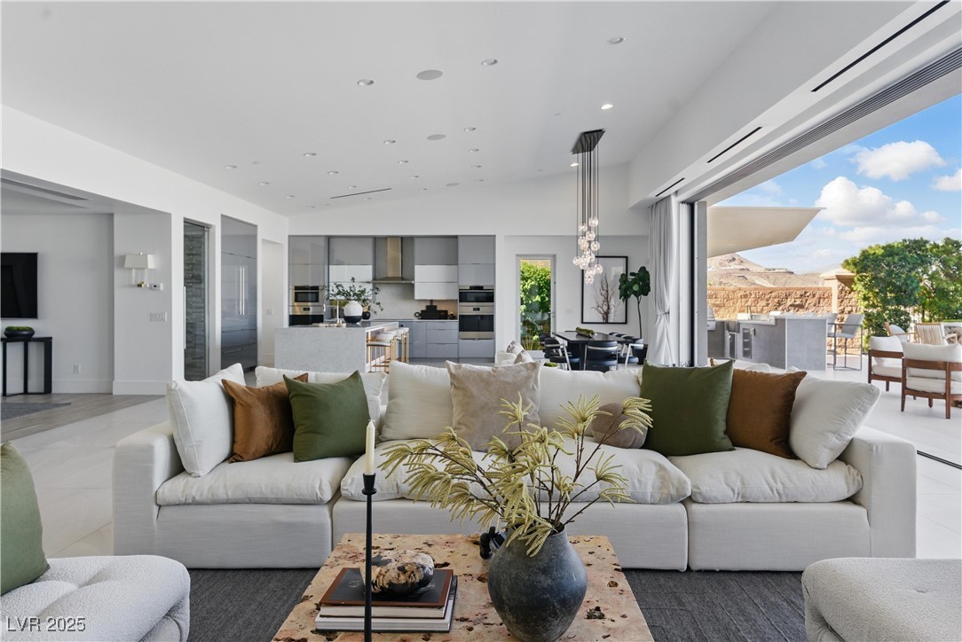 667 Palisade Rim Drive