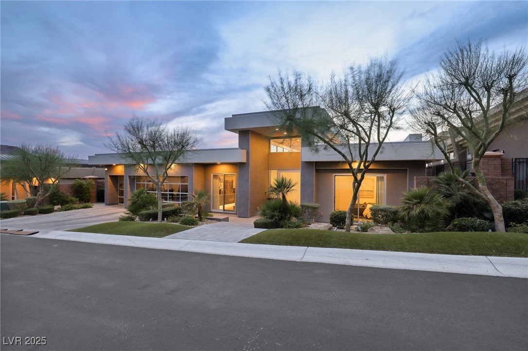 667 Palisade Rim Drive