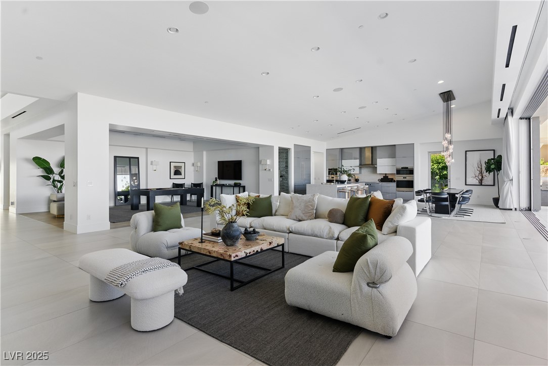 667 Palisade Rim Drive