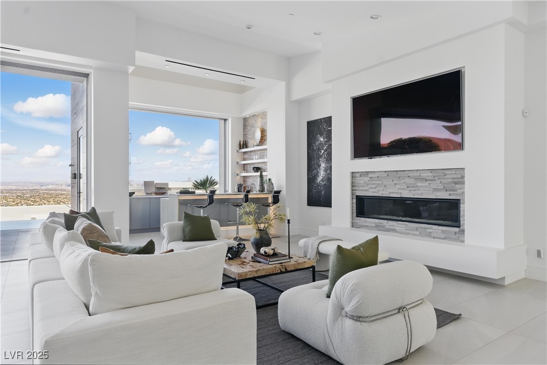 667 Palisade Rim Drive