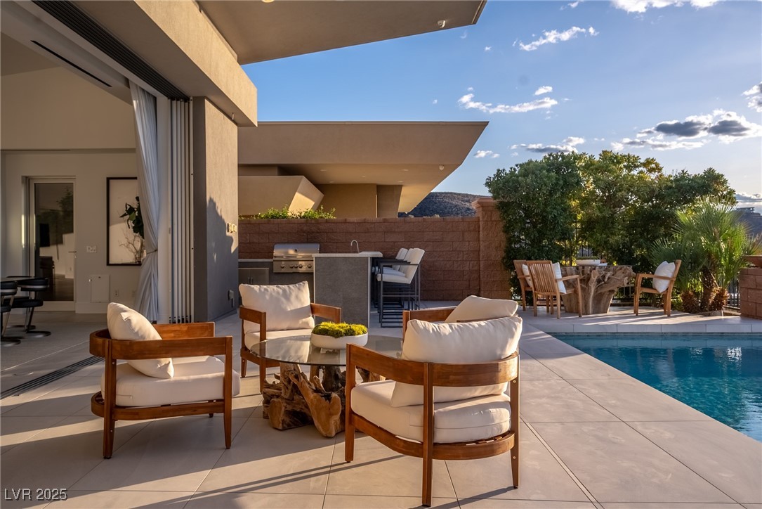 667 Palisade Rim Drive