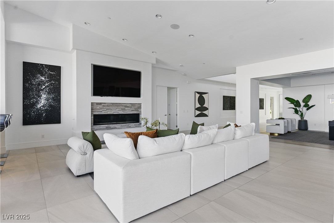 667 Palisade Rim Drive