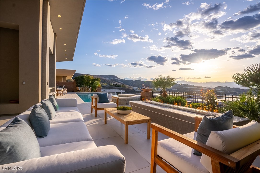 667 Palisade Rim Drive