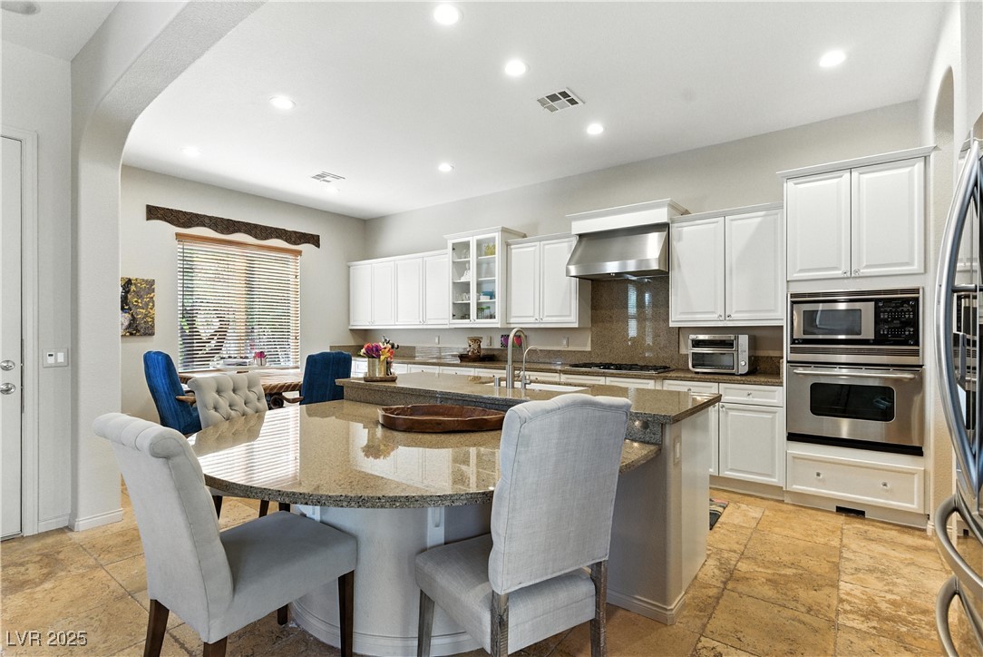 7427 Salvadora Place