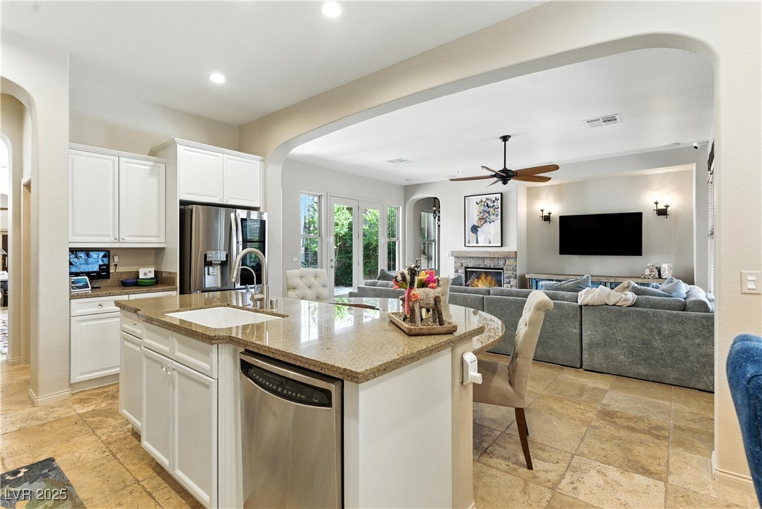 7427 Salvadora Place