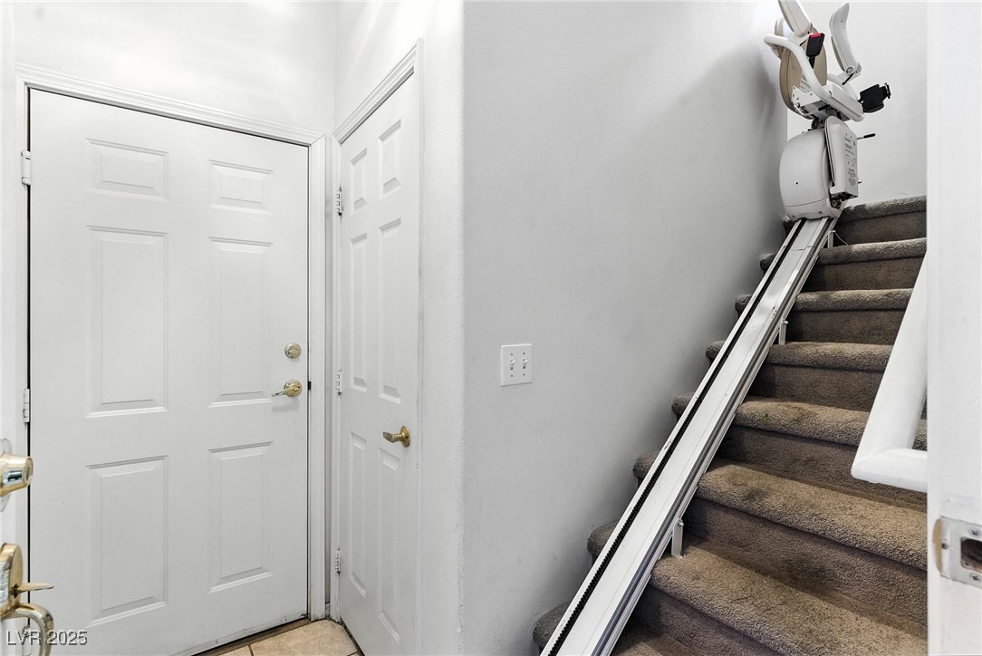 1713 Sky Of Red Drive 201