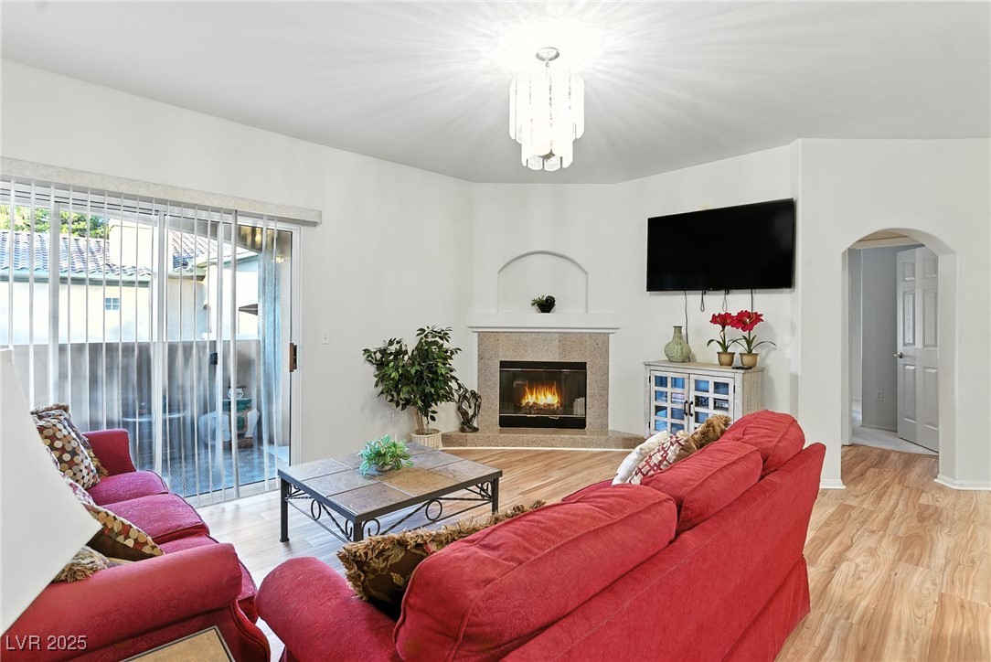 1713 Sky Of Red Drive 201