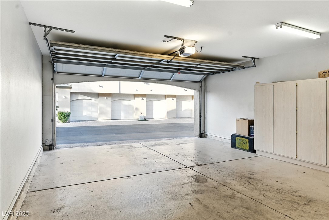 1713 Sky Of Red Drive 201