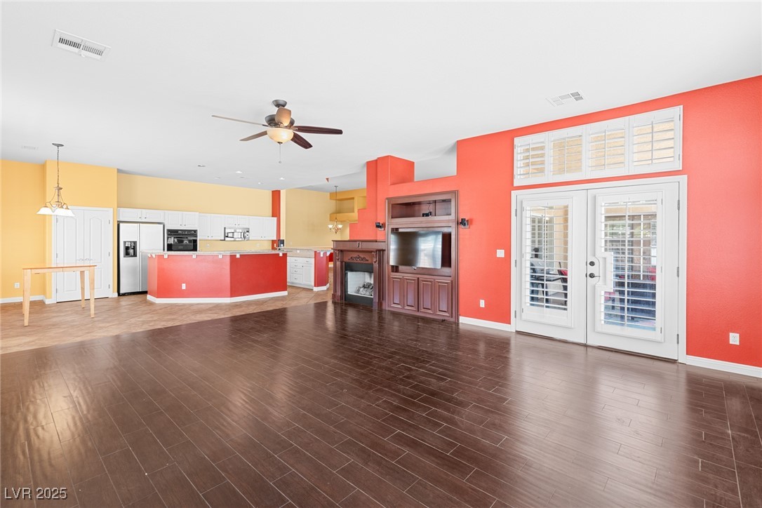 2506 Vintage Rose Avenue