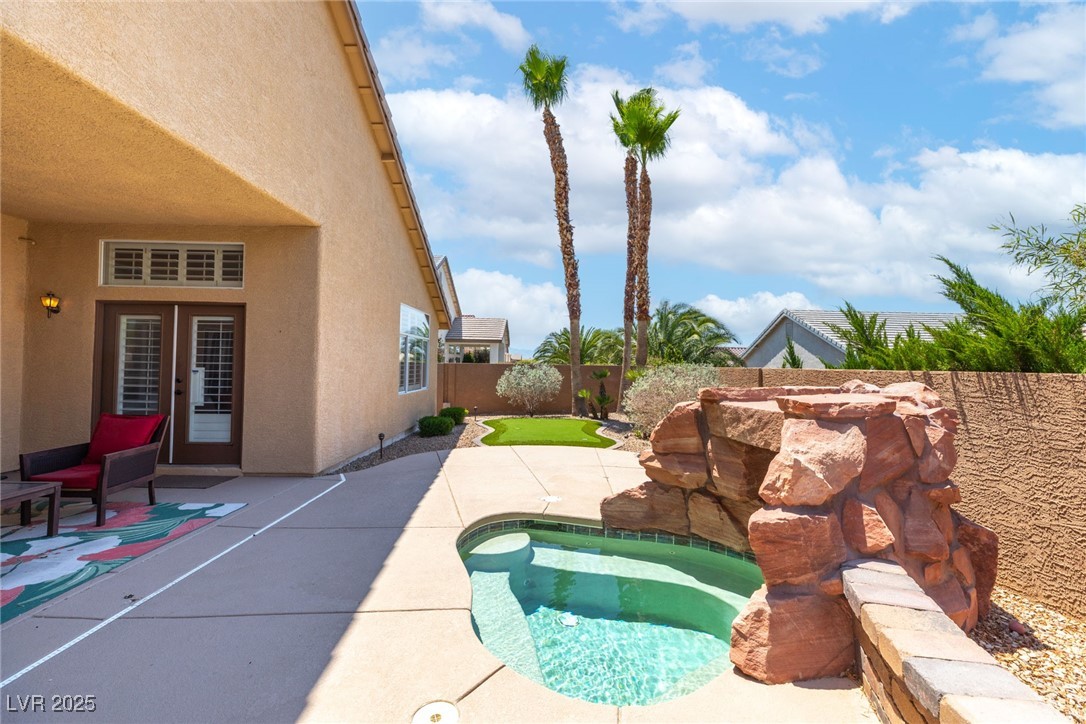 2506 Vintage Rose Avenue