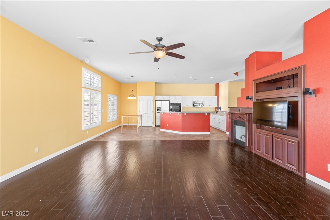 2506 Vintage Rose Avenue