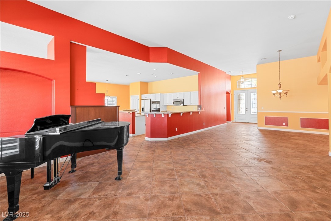 2506 Vintage Rose Avenue