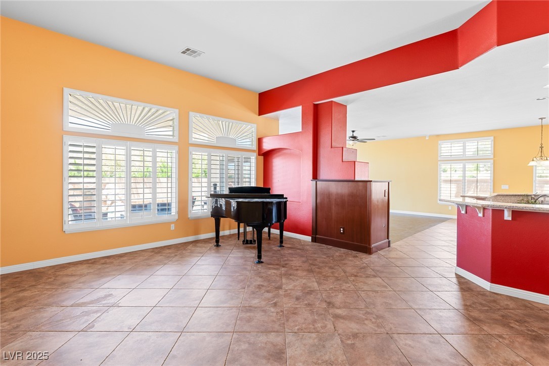 2506 Vintage Rose Avenue