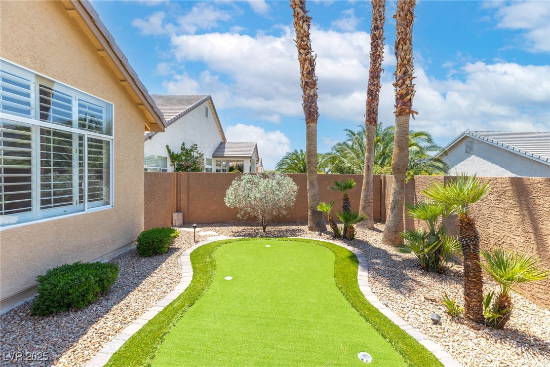 2506 Vintage Rose Avenue