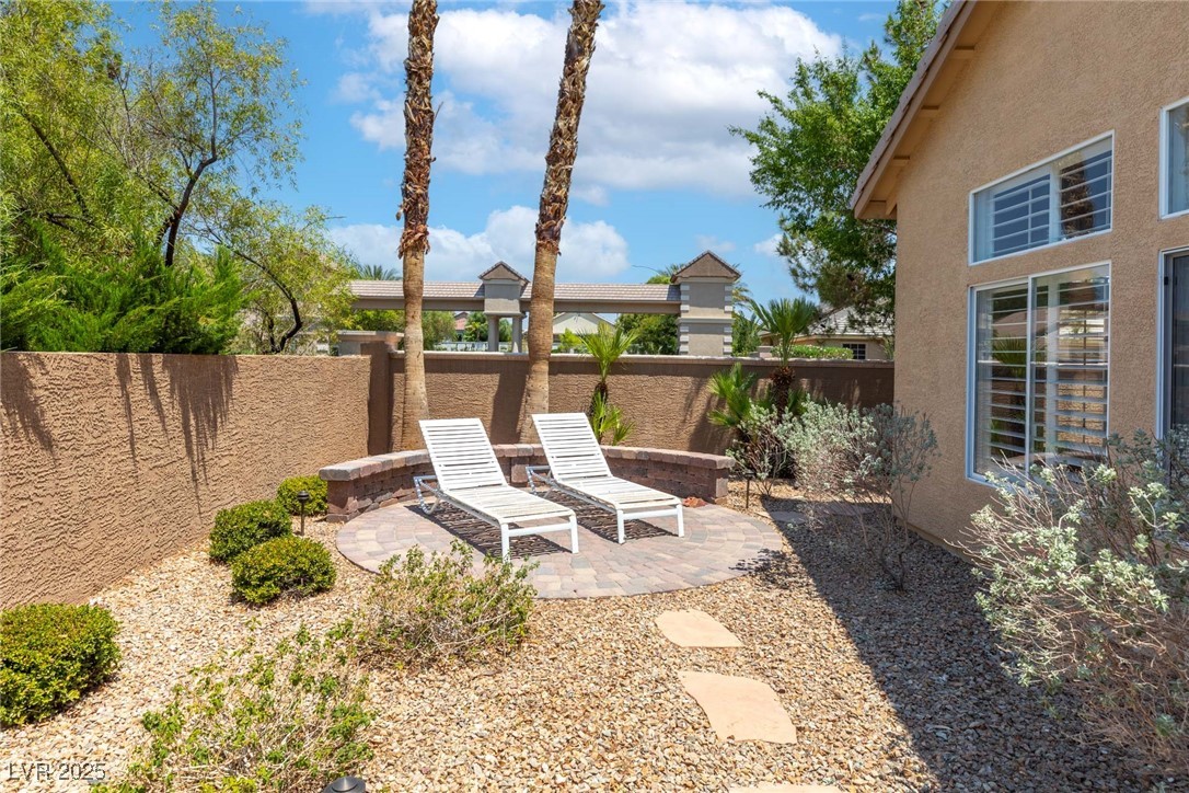 2506 Vintage Rose Avenue