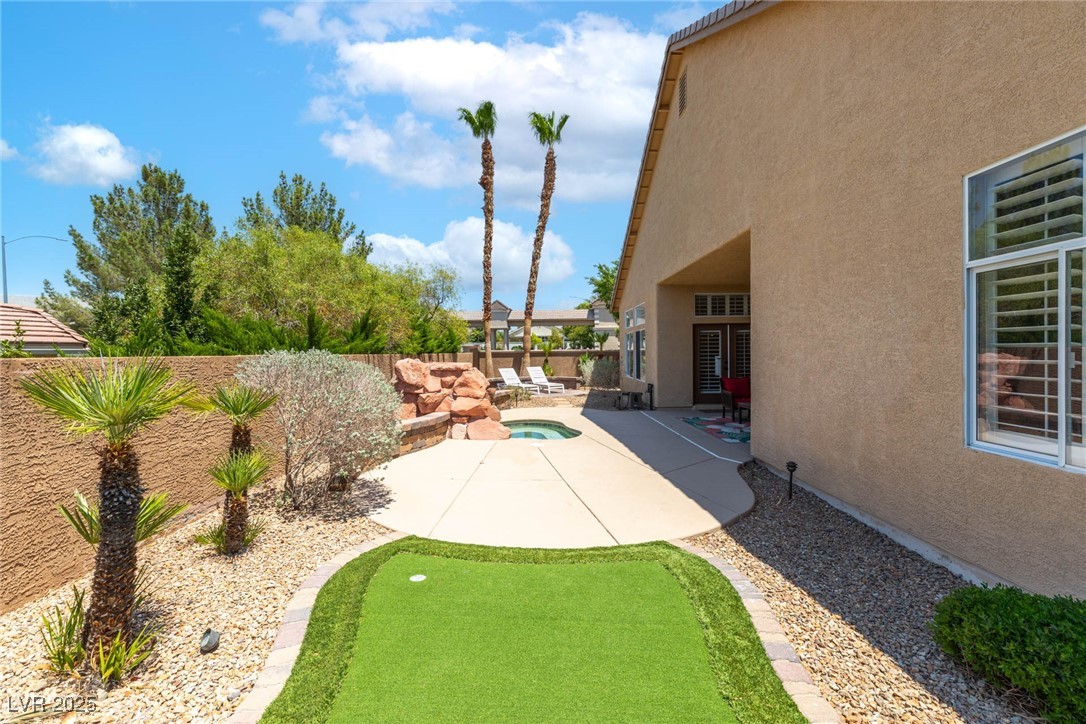 2506 Vintage Rose Avenue