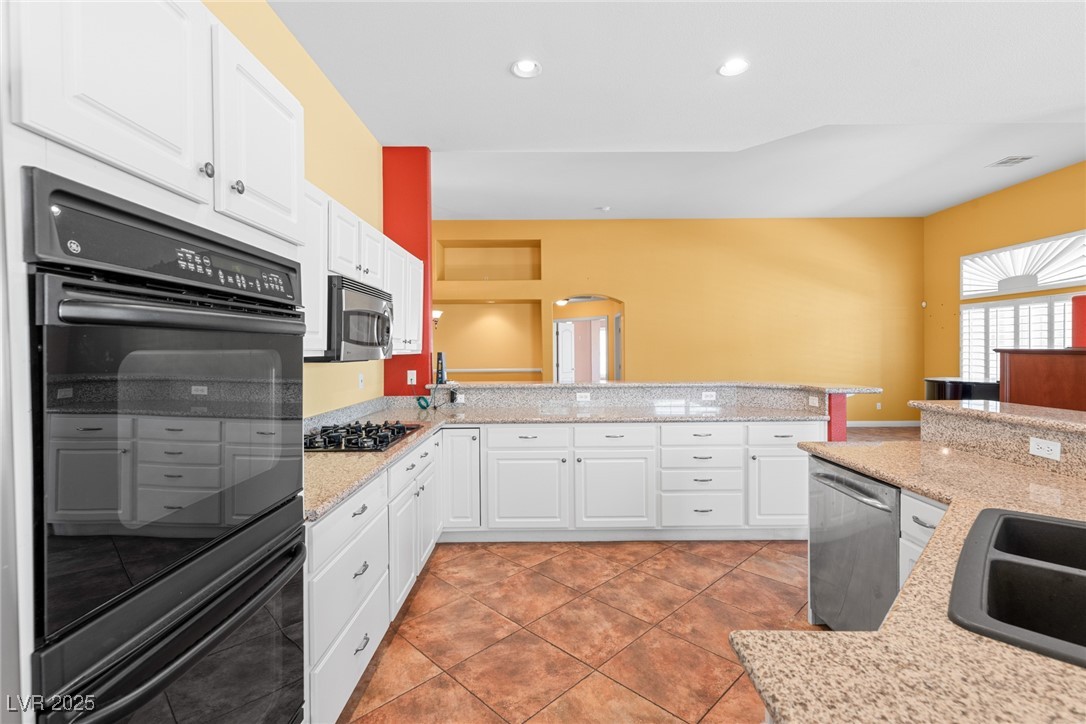 2506 Vintage Rose Avenue