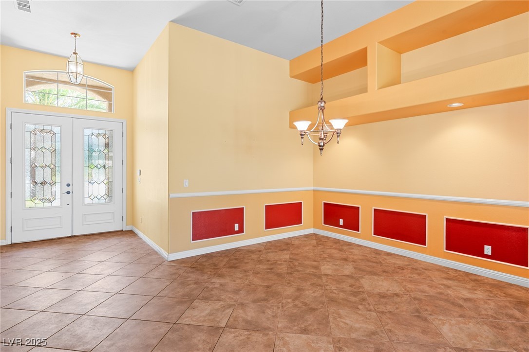 2506 Vintage Rose Avenue