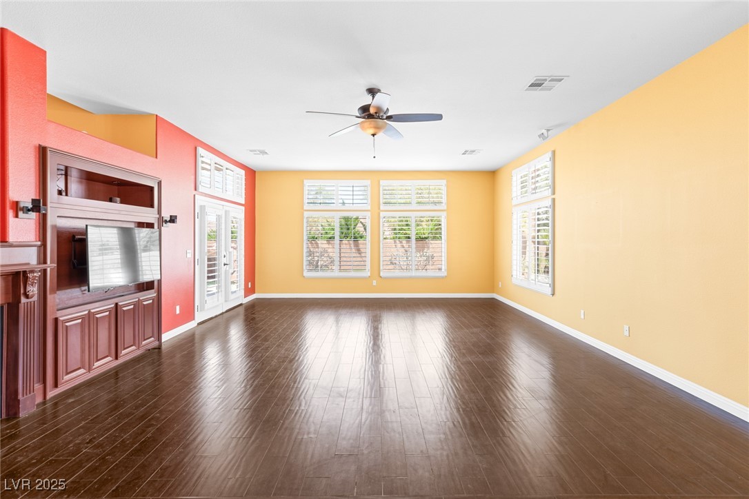 2506 Vintage Rose Avenue
