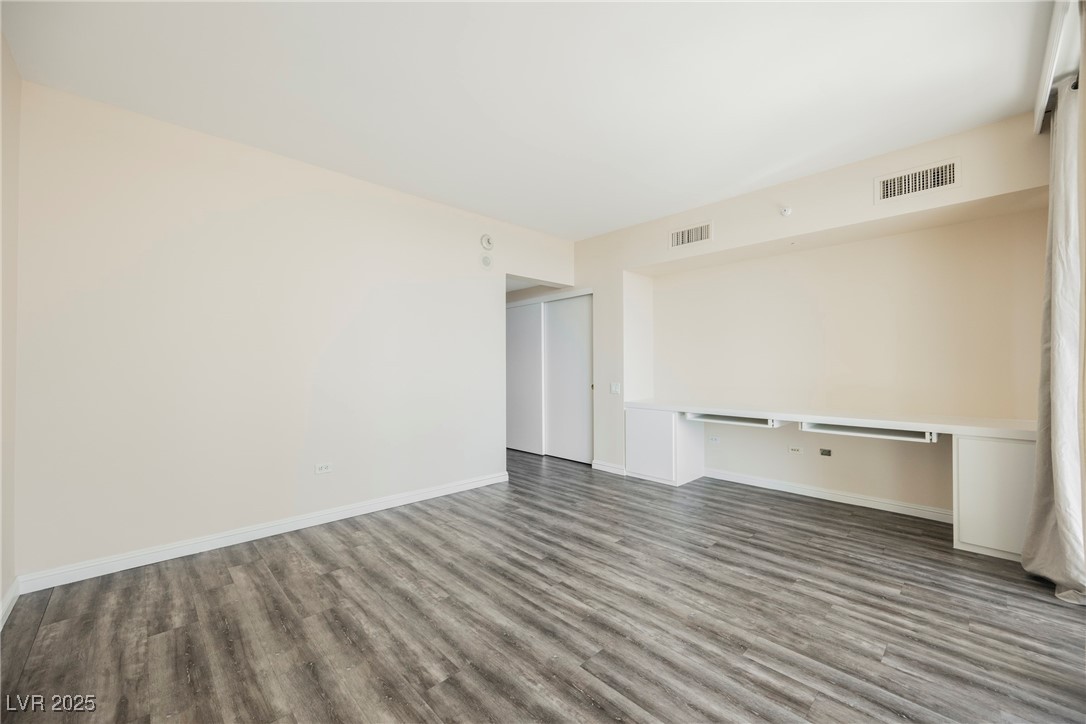 2877 Paradise Road 1604