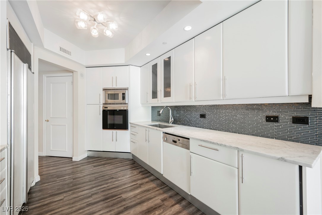 2877 Paradise Road 1604