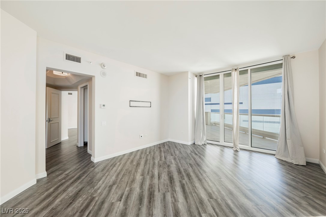 2877 Paradise Road 1604