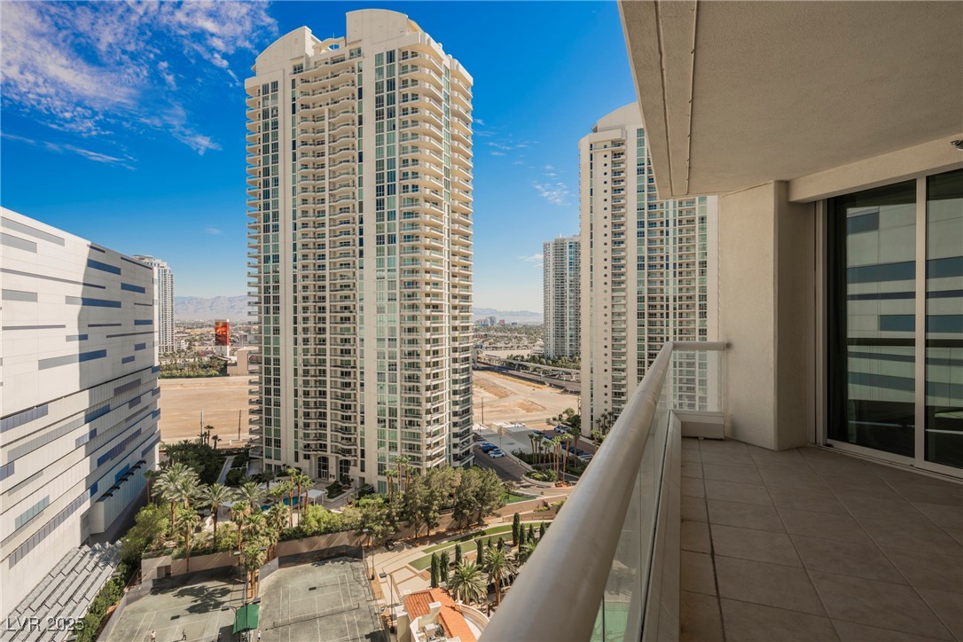 2877 Paradise Road 1604