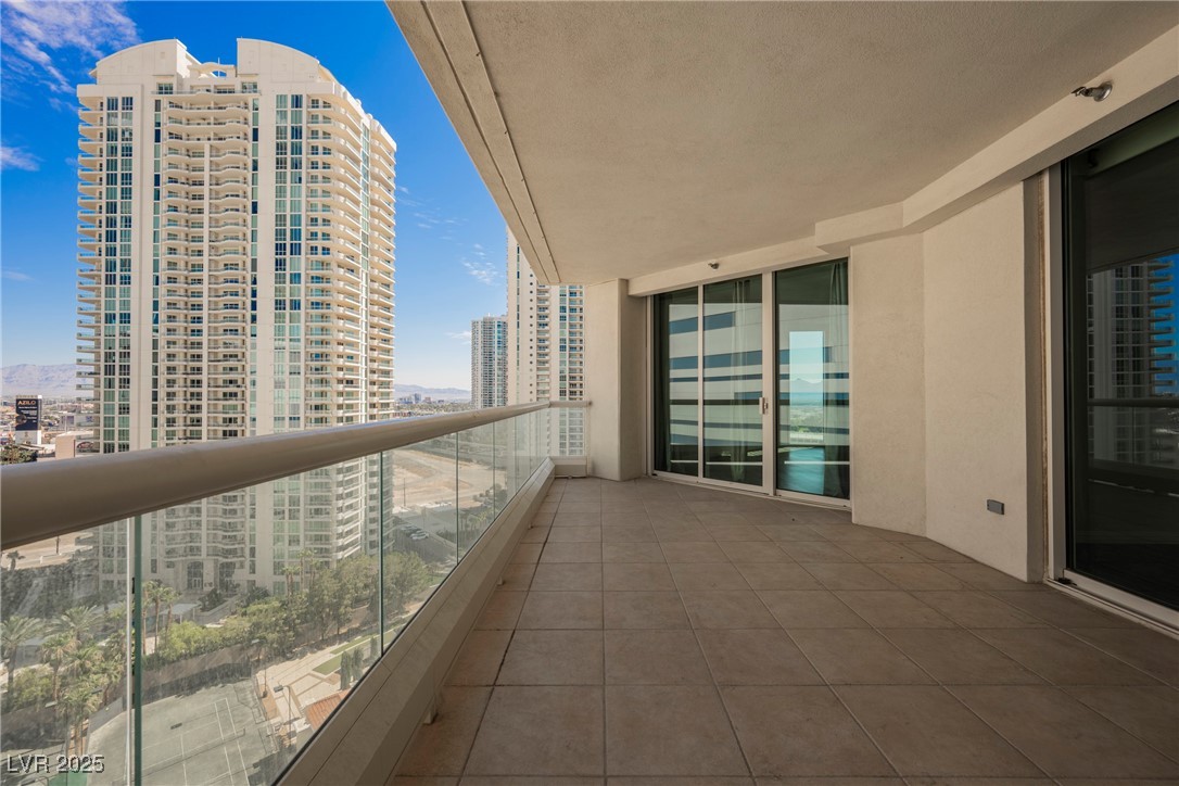 2877 Paradise Road 1604