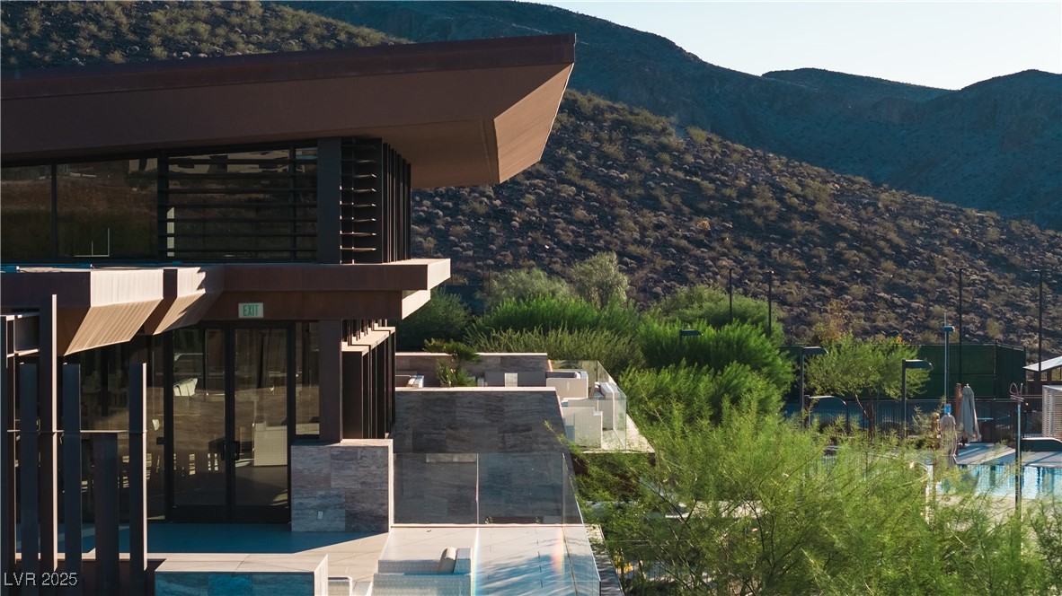 25 Sanctuary Peak Court