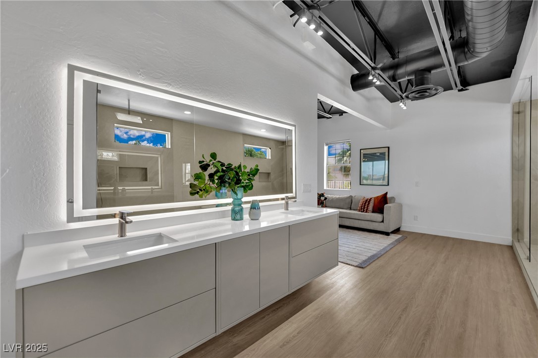 5015 Thunder River Circle