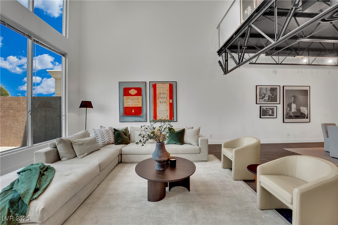 5015 Thunder River Circle