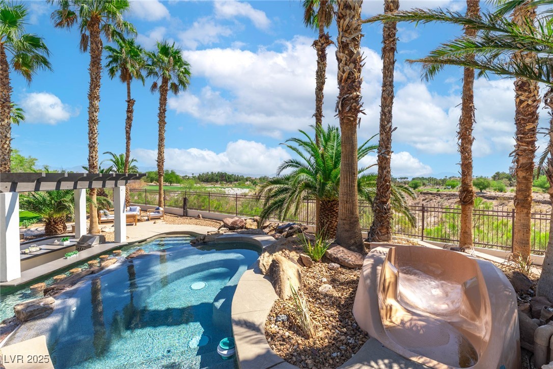 9252 Tournament Canyon Drive