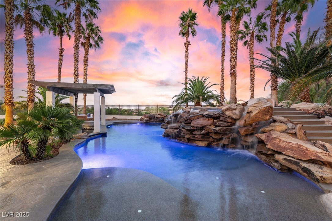 9252 Tournament Canyon Drive