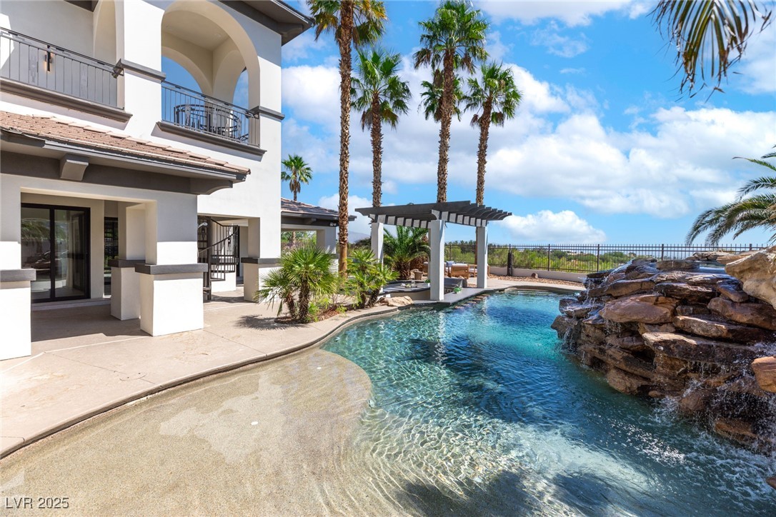 9252 Tournament Canyon Drive